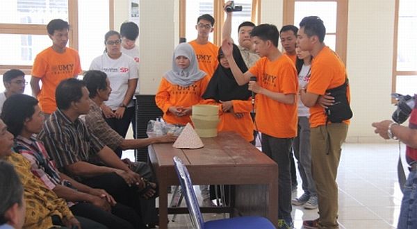 Mahasiswa Singapura Bangga KKN di Indonesia