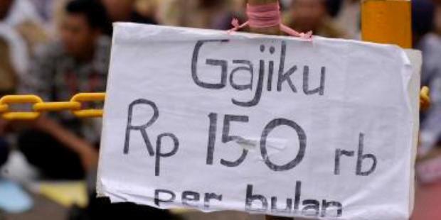 Pemerintah Akan Tetapkan Upah Minimum Guru Honorer