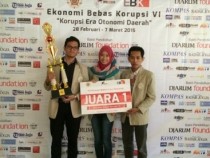 FEB UGM Juara Paper Competition 2015
