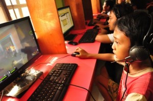 anak main game online