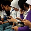 Pemerintah akan Batasi Penggunaan HP di Sekolah